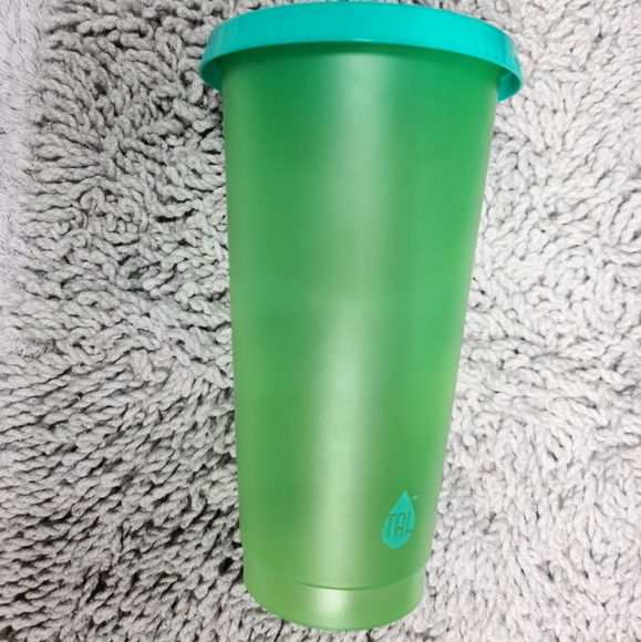 Color-Changing Cup with Straw - Picture 3 of 4